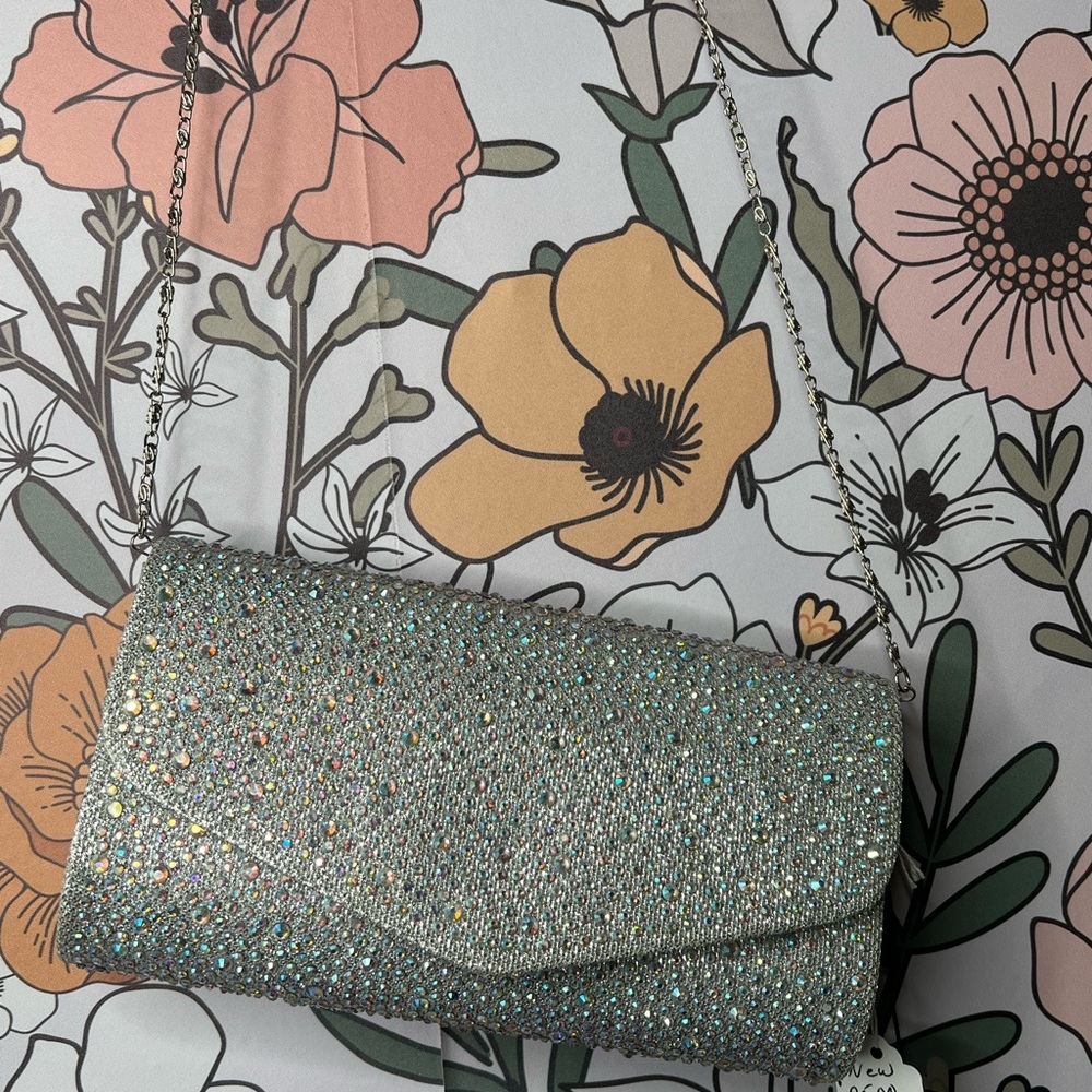 Glamorous Silver Clutch with Textured Sparkle Finish